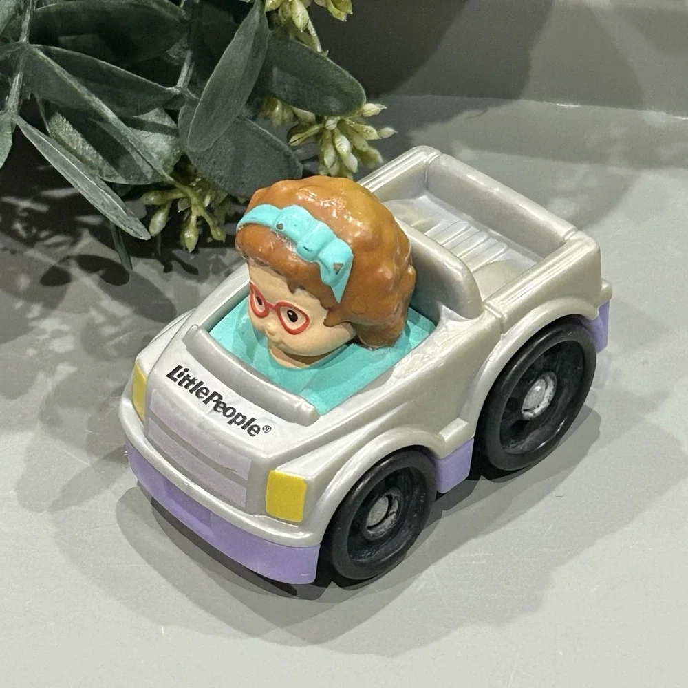 Fisher Price‎ Little People Wheelies Maggie Gray & Purple Pickup Truck 2009